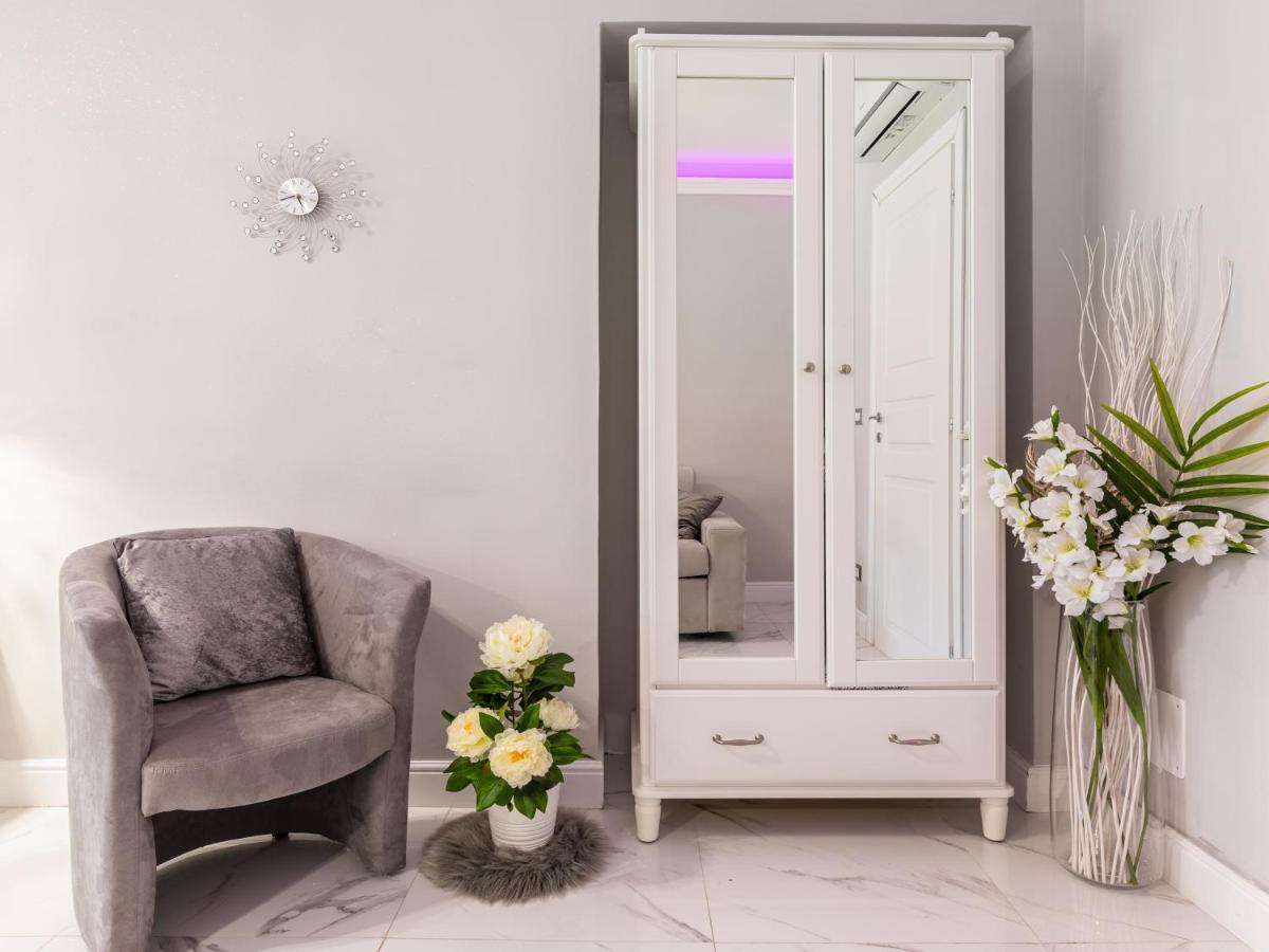Elegant Suite - In Centro Portanuova Turin Exteriör bild